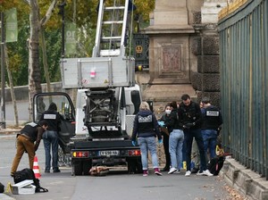 Kronologi Pencurian 7 Menit di Museum Louvre