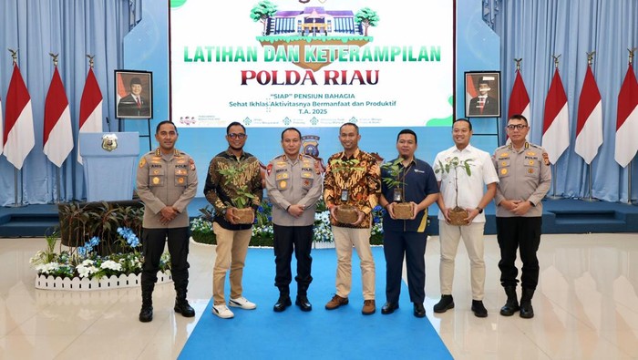 Polda Riau menggelar pembekalan dan latihan keterampilan bagi personel yang akan memasuki masa pensiun.