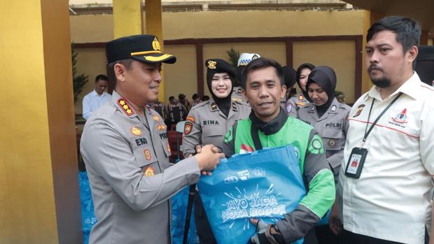 Polresta Bogor Kota bersama Kodim 0606 Kota Bogor dan Pemkot Bogor menggelar apel bersama dengan masyarakat, Senin (20/10/2025)