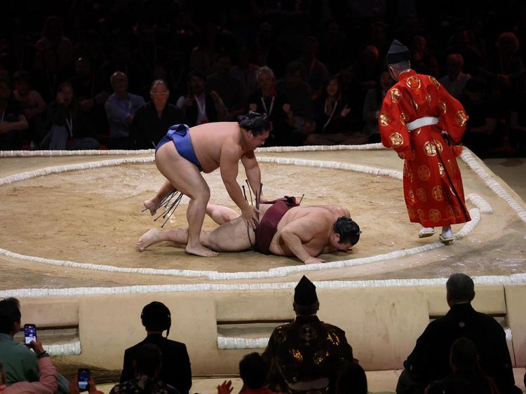 Royal Albert Hall Jadi Saksi Kembalinya Sumo ke Inggris Setelah 34 Tahun