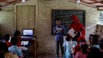 Sekolah Perahu Jadi Harapan Anak-Anak di Negeri yang Selalu Terendam