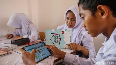 Sekolah Rakyat Bekasi Terapkan Teknologi dalam Kelas