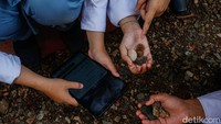 Melalui kegiatan ini, siswa tidak hanya mengenal teori mengenai litosfer, tetapi juga belajar langsung memanfaatkan teknologi dalam proses pembelajaran. Pendekatan tersebut diharapkan dapat menumbuhkan rasa ingin tahu sekaligus memperkuat pemahaman mereka terhadap kekayaan geologi Indonesia.  
