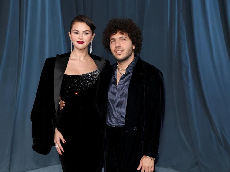 Aura Manten Baru, Selena Gomez & Benny Blanco Debut di Red Carpet Pascanikah