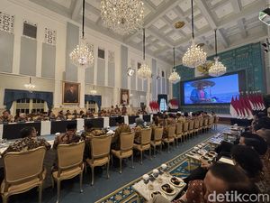 1 Tahun Pemerintahan, Prabowo Kepikiran Nostalgia Retret di Tenda Lagi