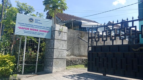 SPPG Dapur Mona Ahmed di Desa Setanggor, Kecamatan Sukamulya, Lombok Timur, NTB, disetop sementara. (Sanusi Ardi/detikBali)