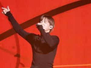 Video Lihat Lagi Momen SUHO Bawakan Medley Lagu EXO: Love Shot-Growl
