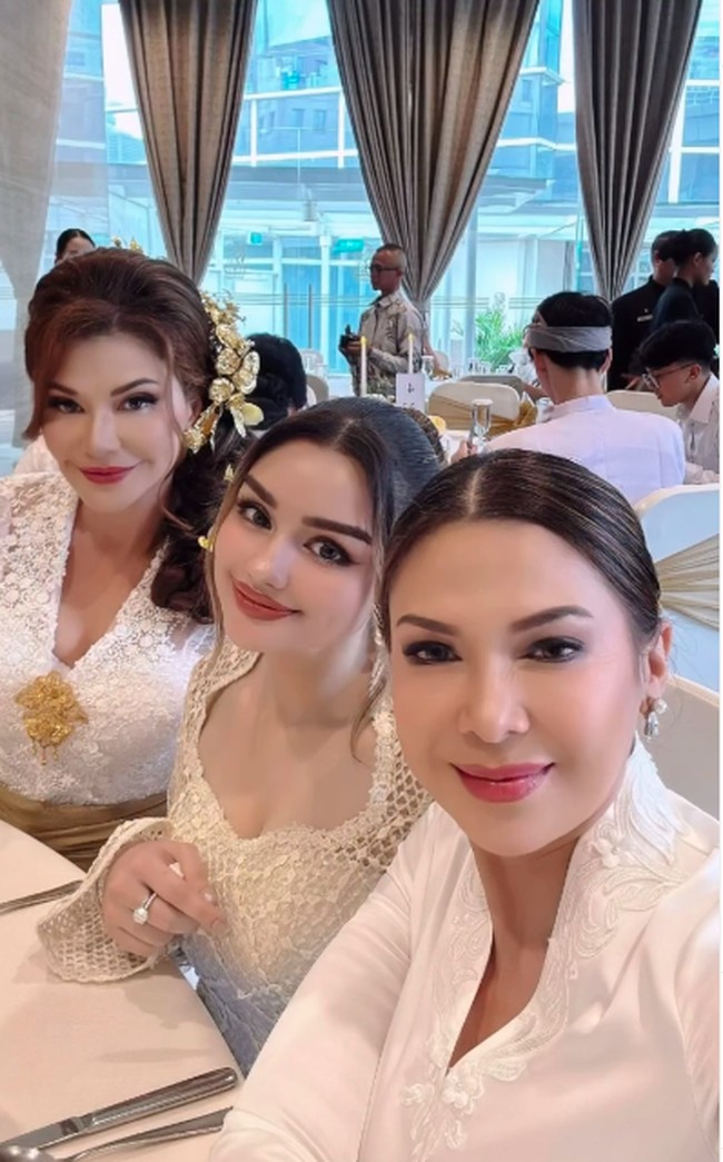 Dalam berbagai foto yang dibagikan, Tamara dan Nurah Pasya terlihat tidak canggung berpose bersama. Foto: Instagram @tamarableszynskiofficial