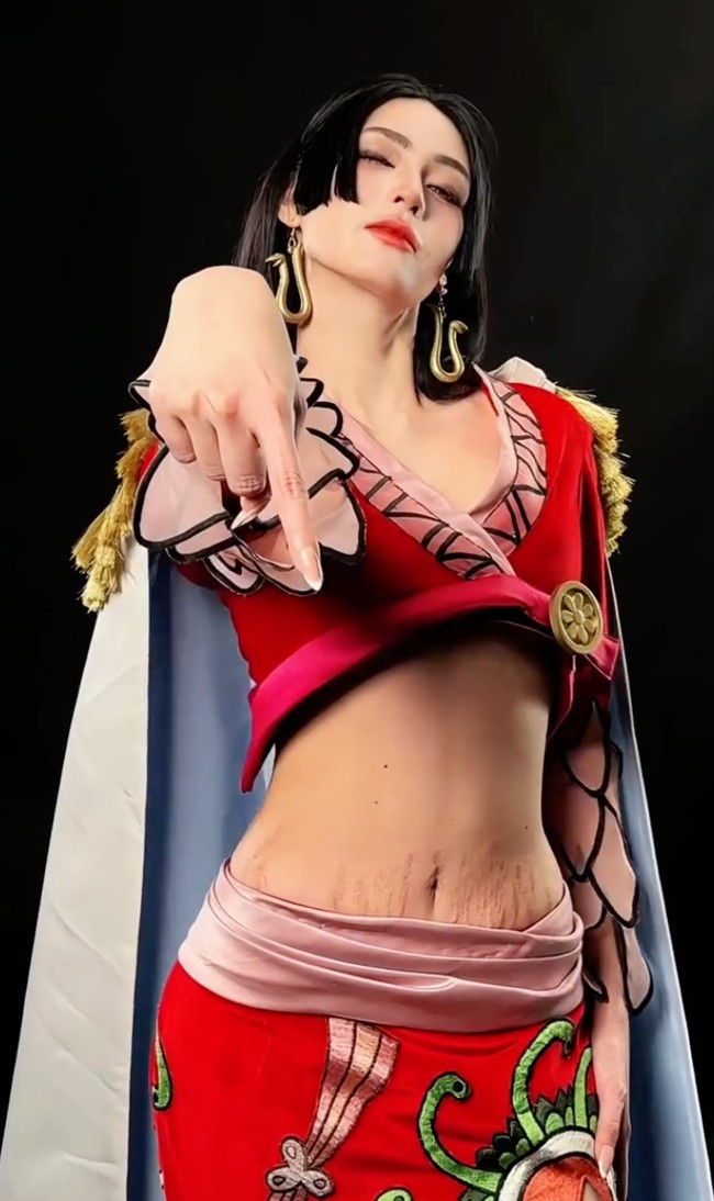 Sebelumnya Tamara Dai memang cukup sering membagikan perjalanannya untuk menghilangkan stretch marks di perut dan pahanya. Di beberapa foto unggahan, wanita 33 tahun itu tampil percaya diri memperlihatkan dengan jelas stretch marks yang dimilikinya. Foto: Instagram/@tamaradai