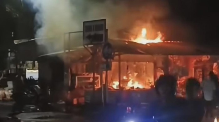 Tiga warung terbakar diduga akibat kebocoran gas elpiji di Bogor (dok.Damkar Kota Bogor)