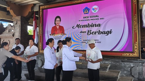 Tim Pembina Posyandu Provinsi Bali menggelar aksi sosial bertajuk Membina dan Berbagi Tahun 2025 di Desa Belancan, Kecamatan Kintamani, Kabupaten Bangli.
