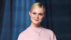 Bukti Dakota dan Elle Fanning Selalu Jadi Sorotan