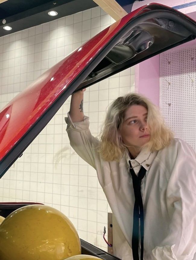 Model asal Belarus bernama Vera Kravtsova dilaporkan menjadi korban sindikat perdagangan manusia yang menawarinya pekerjaan sebagai model di Thailand. Tawaran perkerjaan tersebut hanya fiktif belaka, wanita 26 tahun itu justru diculik dan diselundupkan ke Myanmar untuk dijadikan budak di pusat penipuan daring yang dijalankan oleh kelompok kriminal. Foto: dok. Instagram @vera_kravth