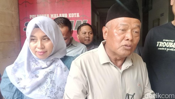 Yai Mim hadiri pemeriksaan sebagai pelapor persekusi