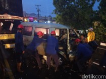 Kecelakaan Karambol 5 Mobil di Blondo Magelang, 1 Sopir Terjepit