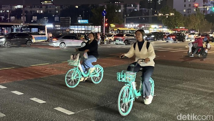 Budaya Naik Sepeda Hidup di Beijing
