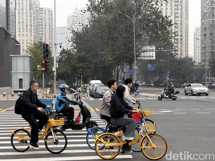 Potret Warga Beijing Hidup Aktif Lewat Bersepeda, Pantas pada Bugar-bugar!