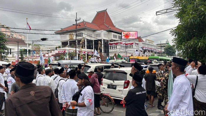 Demo di DPRD Jatim Demo di DPRD Jatim