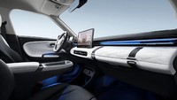 Di bagian dalam, pabrikan tetap mempertahankan tata letak minimalis dengan panel instrumen digital lima inch dan layar tengah 12,8 inch dengan resolusi HD. Canggihnya, sistem infotainment-nya mencakup memori 8 GB, mendukung kontrol suara berbasis AI, fitur bangun otomatis dan pet mode seperti di Tesla. Foto: Doc. Dongfeng