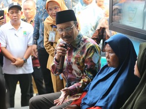 Gus Ipul Kunjungi Puskesos Karawang, Pastikan BLTS Tepat Sasaran