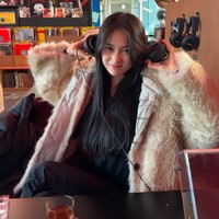 Sebelum membintangi drama Korea To The Moon, Han Ga Eul mengasah bakat aktingnya sebagai model video klip ‘Again, Dream’ penyanyi Nam Young Joo. Foto: dok. Instagram @hgaeul_