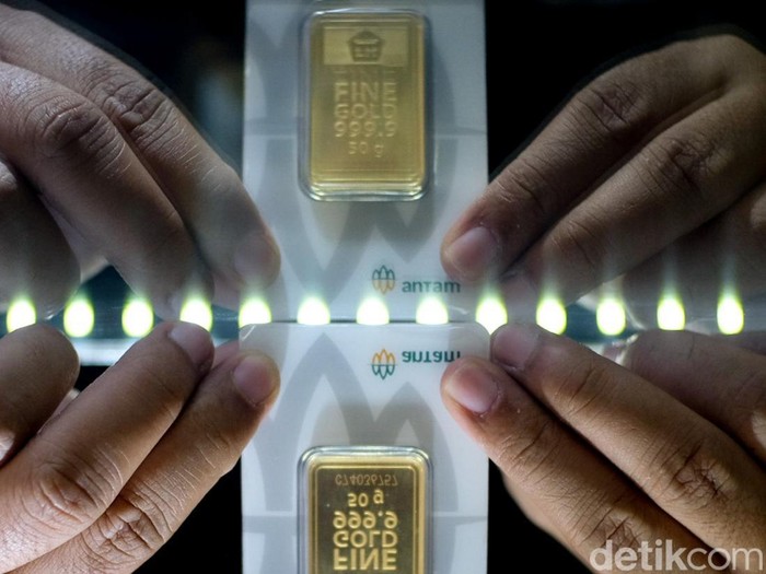 Harga emas Antam mengalami kenaikan signifikan hari ini. Harga emas naik Rp 78 ribu menjadi Rp 2.487.000 atau nyaris Rp 2,5 juta/gram.