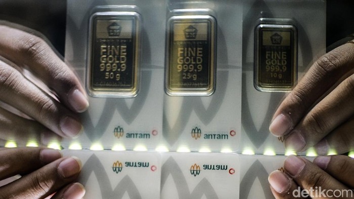 Harga Emas Antam Meroket Hari Ini, Nyaris Rp 2,5 Juta Per Gram Harga emas Antam mengalami kenaikan signifikan hari ini. Harga emas naik Rp 78 ribu menjadi Rp 2.487.000 atau nyaris Rp 2,5 juta/gram.
