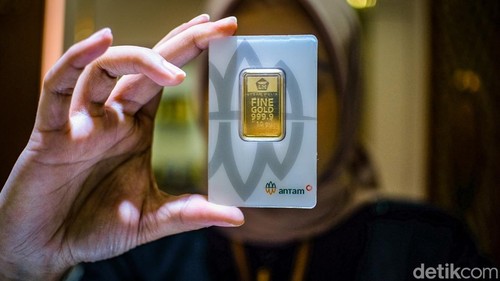 Harga emas Antam mengalami kenaikan signifikan hari ini. Harga emas naik Rp 78 ribu menjadi Rp 2.487.000 atau nyaris Rp 2,5 juta/gram.