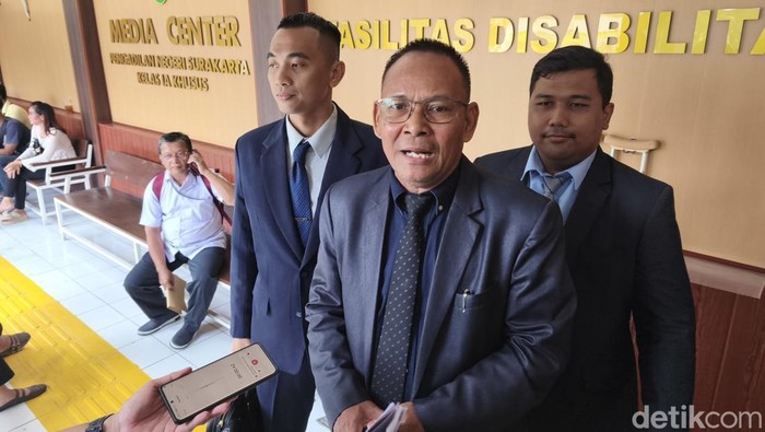 Kuasa hukum Presiden ke-7 RI Joko Widodo (Jokowi), YB Irpan, saat ditemui di Pengadilan Negeri Solo, Selasa (21/10/2025).
