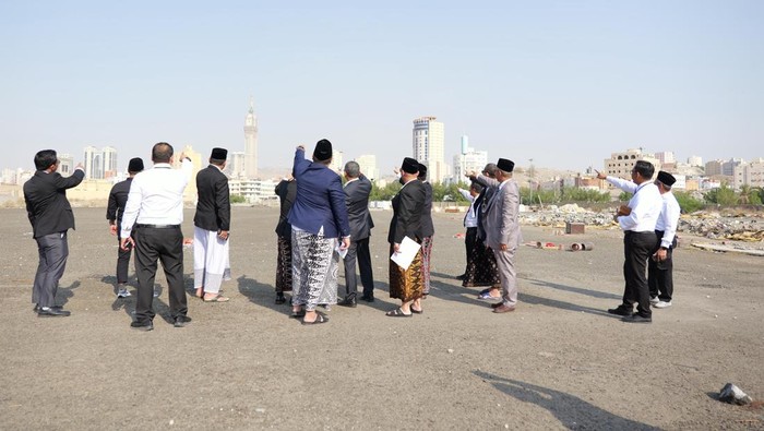 Wakil Menteri Haji dan Umrah, Dahnil Anzar Simanjuntak, meninjau lokasi yang diproyeksikan sebagai Kampung Haji Indonesia di kawasan Jabal Hindawiyah, Makkah, Arab Saudi, dengan luas mencapai lebih dari 80 hektare.