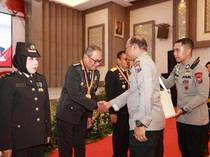 143 Personel Polda Jatim Pensiun, Kapolda: Bukan Akhir Pengabdian