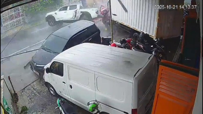 Kecelakaan mobil double cabin di pemalang.