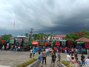 Bawa Puluhan Sound System Jumbo, Asosiasi Kecimol Datangi DPRD Lombok Tengah