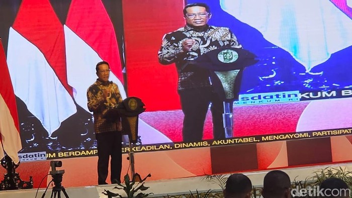 Kemenkum RI meresmikan Posbankum di Provinsi Riau. Peresmian dihadiri langsung Menteri Hukum Supratman Andi Agtas, Selasa (21/10/2025).