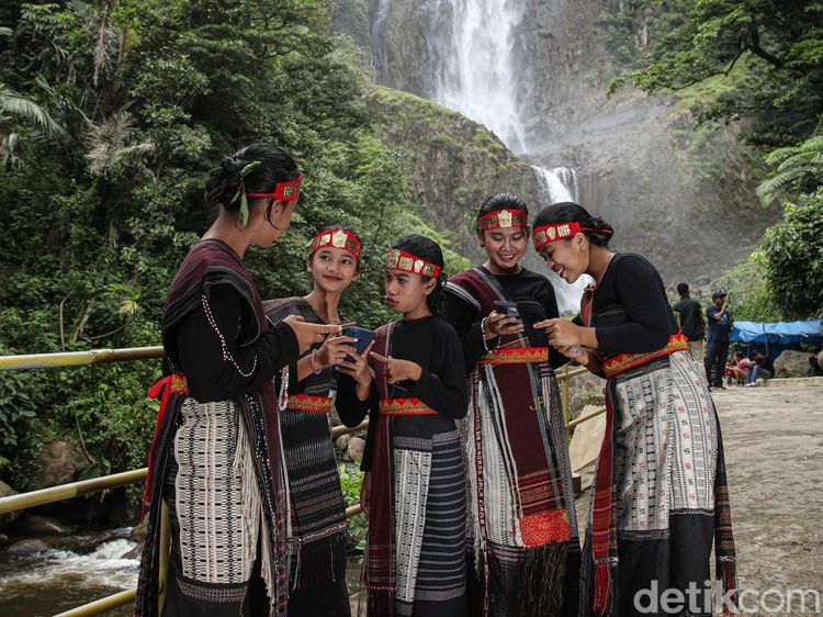 Keren! Air Terjun Ponot di Sumut Tak Hanya Indah, Tapi Juga Hasilkan Energi Bersih