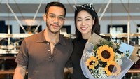 Kerenina Sunny bersama suami. Selamat Kerenina! Foto: Instagram @kerenina_sunny