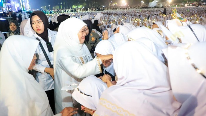 Khofifah hadiri Lirboyo Bershalawat