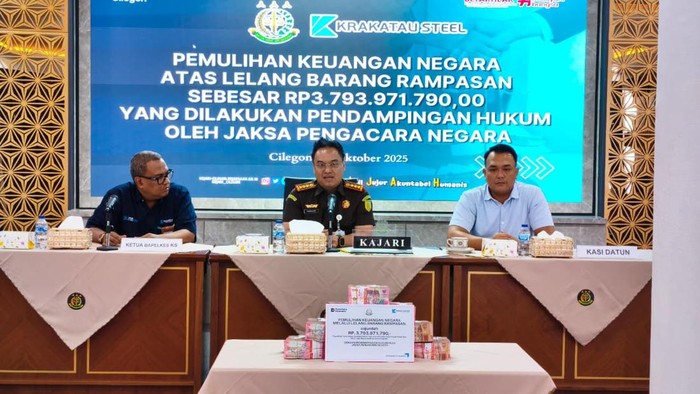 Konferensi pers Kejari Cilegon (dok. Istimewa) Konferensi pers Kejari Cilegon (dok. Istimewa)