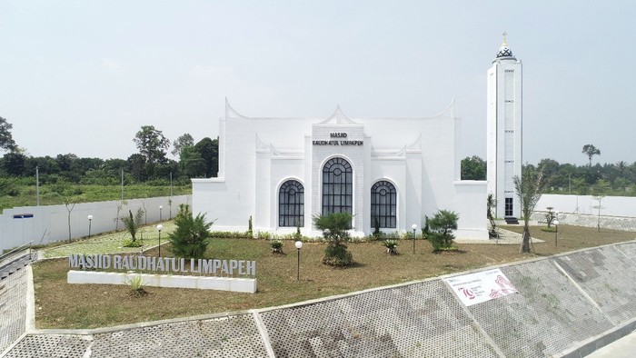 Masjid Raudhatul Limpapeh Jadi Ikon Religi & Budaya di Tol Serang-Panimbang
