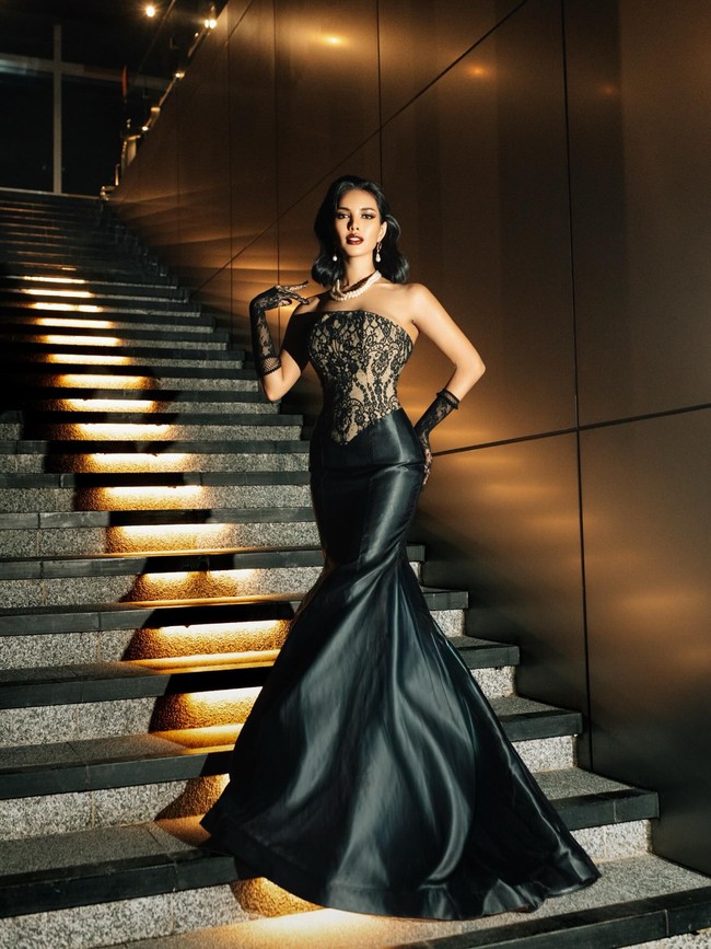 Vina Sitorus jadi salah satu finalis yang mencuri perhatian selama karantina Miss Grand International 2025 di Bangkok, Thailand, pekan lalu. Foto: Instagram/@vinanggisitorus