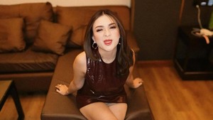 Sekarang Nathalie Holscher mulai bisa makan nasi lagi, meski porsi makannya mini banget. Foto: Instagram Nathalie Holscher