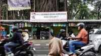 Kepala Dinas PPKUKM DKI Jakarta, Elisabeth Ratu Rante Allo, mengatakan ada pedagang yang bahkan menguasai hingga 15 kios sekaligus. Praktik ini terjadi hampir di seluruh blok, mulai zona hewan peliharaan, buah dan parsel, hingga kuliner.