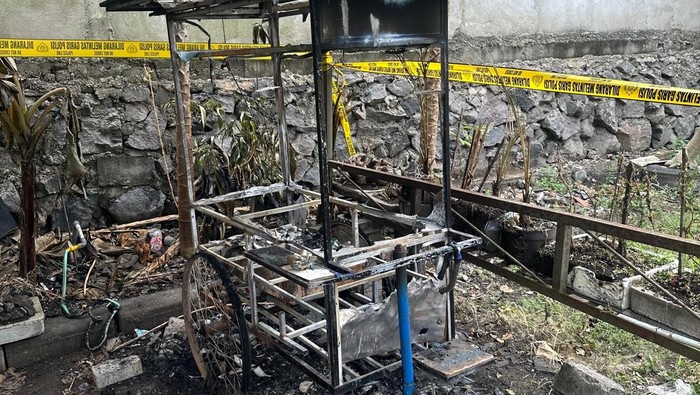 Penampakan gerobak burjo yang hangus terbakar di Taman Budaya Embung Giwangan, Selasa (21/10/2025).