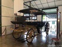 Kirab Kereta Kyai Landower dan Permili Milik Keraton Jogja Hari Ini
