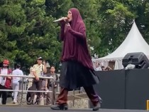 Inspiratif! Sivia Azizah Tampil Kece, Meski Syari di Atas Panggung