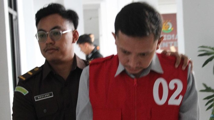 Penetapan tiga tersangka baru atas kasus korupsi bank pemerintah di Kuningan