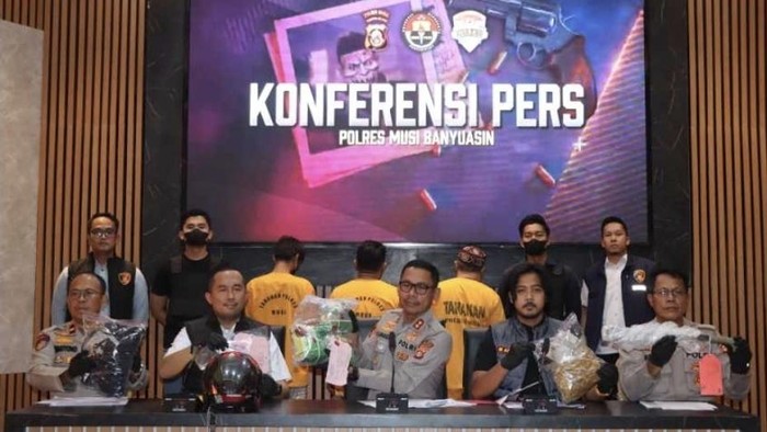 2 Pengedar Jaringan Lintas Kabupaten di Sumsel Ditangkap, 3 Kg Sabu Disita