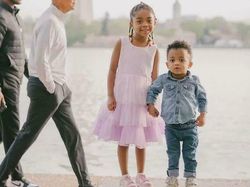 Deretan Photobomb Lucu yang Bikin Ngakak Guling-guling!