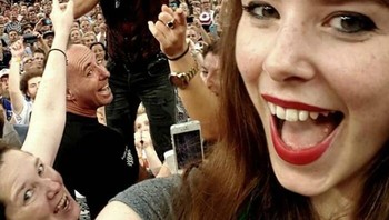Ketika penyanyi Bruce Springsteen jadi photobomb Foto: Boredpanda
