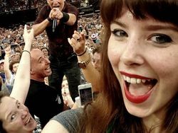 Deretan Photobomb Lucu yang Bikin Ngakak Guling-guling!